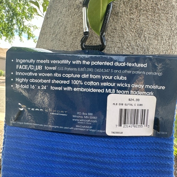 NWT FaceClub Embroidered  Towel - Cubs!  Trifold 16” x 24” towel - Picture 5 of 7